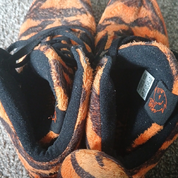Adidas Furry Tiger Stripe Sneakers - Orange and Black - Picture 7 of 7